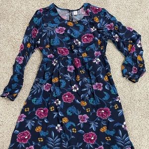 Beautiful fall maternity dress long sleeve